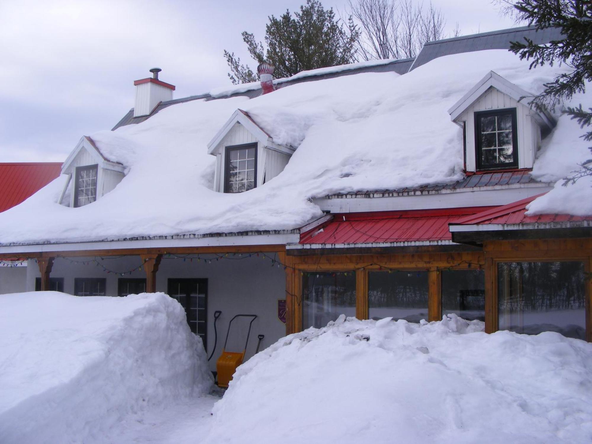 Auberge La Seigneurie Valcartier Saint-Gabriel-De-Valcartier Exteriör bild