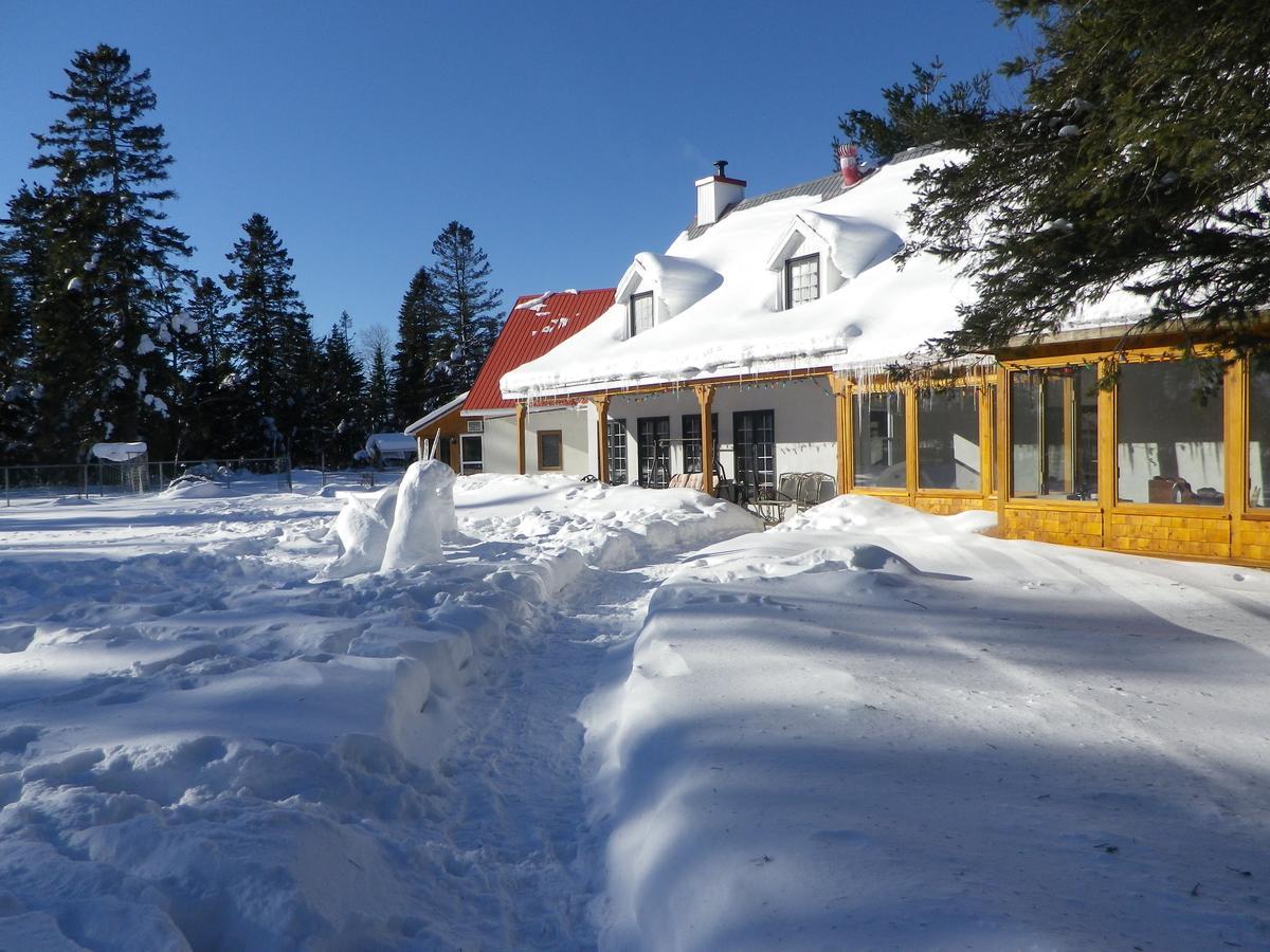 Auberge La Seigneurie Valcartier Saint-Gabriel-De-Valcartier Exteriör bild